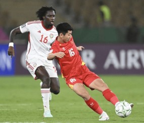 90分钟：越南2-2阿联酋，阮黎发、门哈利破门，将进入加时
